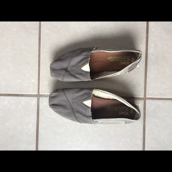 Toms grey canvas slip ons - Picture 4 of 4